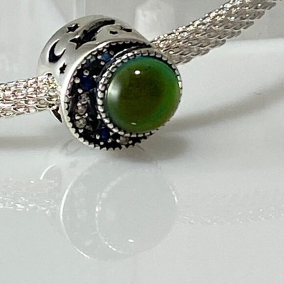 Sterling Silver Mood and Color Changing Moon and Stars Charm - Picture 1 of 12
